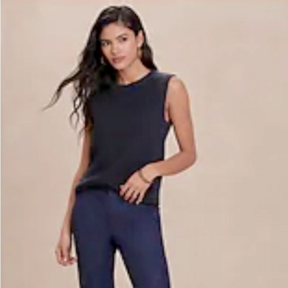 Banana Republic Factory navy sweater tank, size small, new with tags